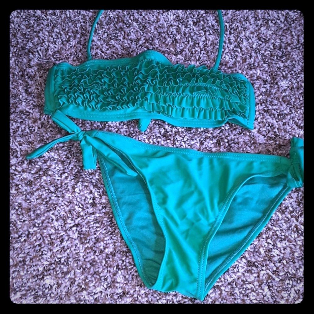 Womens green ruffled bikini size xsmall
